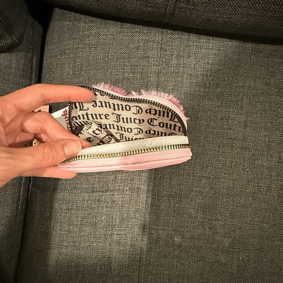 Juicy Couture Pink Heart-Shaped Furry Coin Purse - Picture 3 of 10